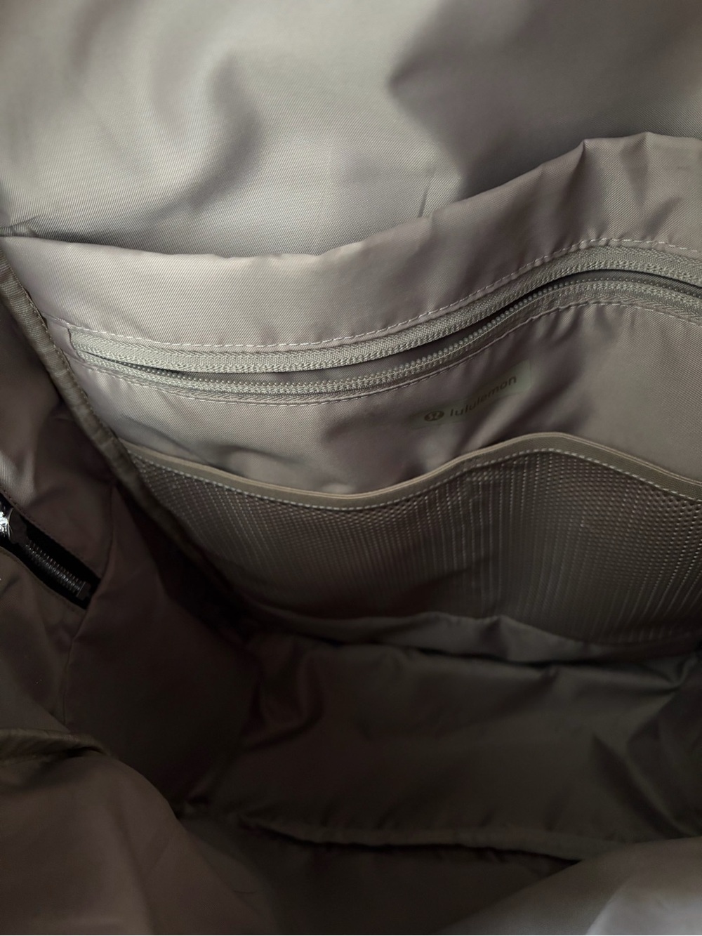 lululemon Everywhere Backpack 22L - Black - Picture 6 of 11